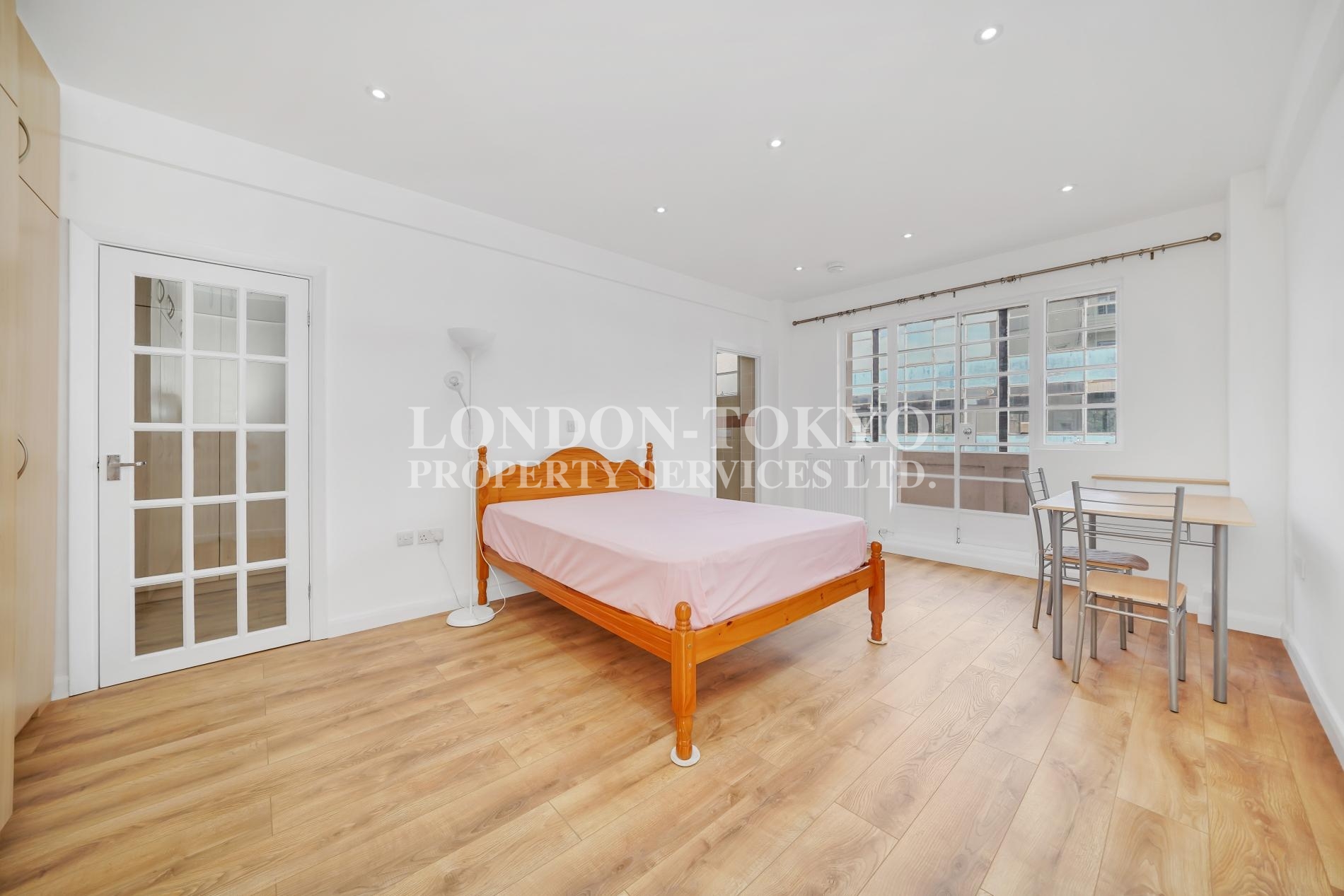 Broadwalk Court, W8